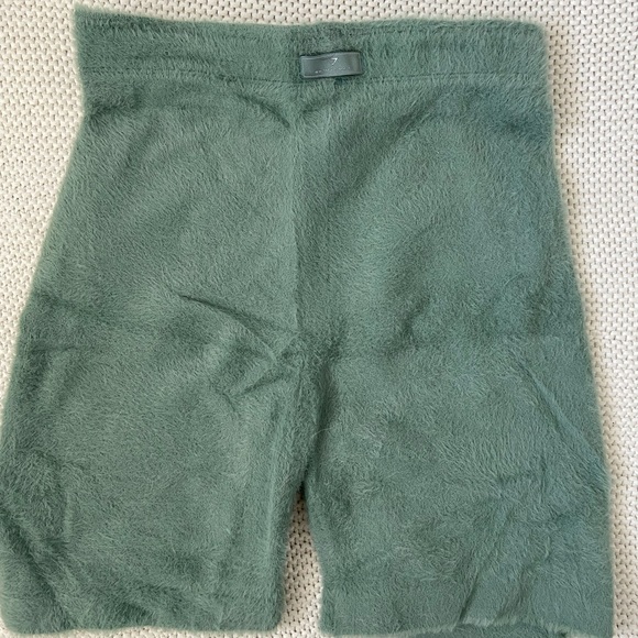 Gymshark x Whitney Simmons Eyelash Knit Shorts - Picture 5 of 8